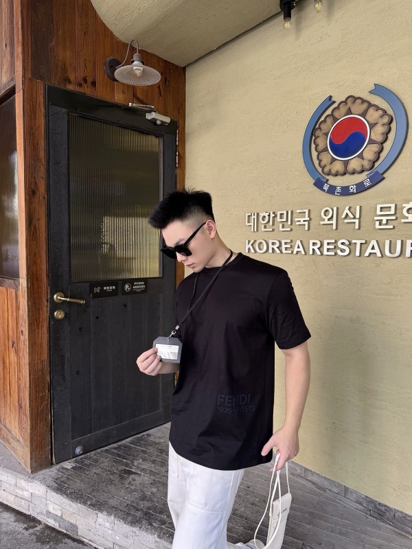 모델 착용 이미지