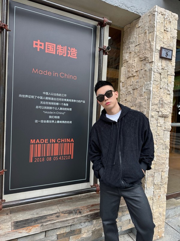 모델 착용 이미지