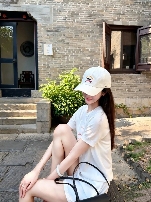 폴앤샤크는 이탈리아 럭셔리 캐