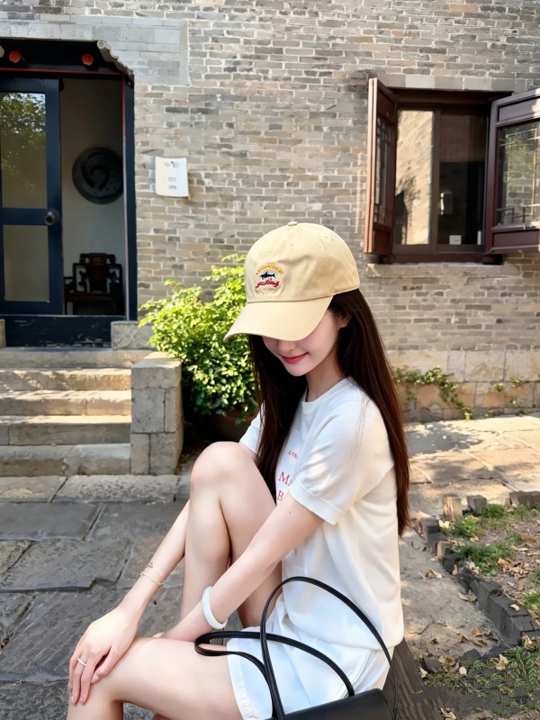 폴앤샤크는 이탈리아 고급 캐주