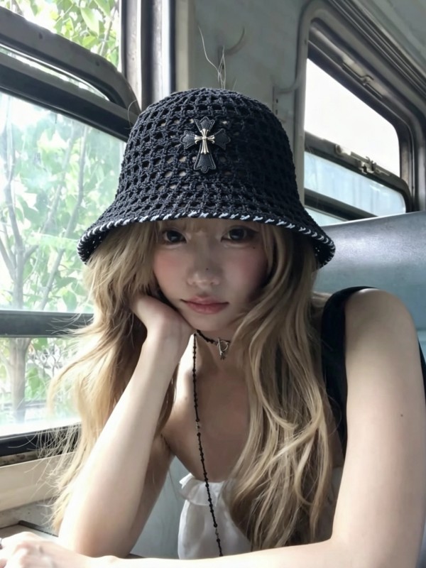 십자가 밀짚 버킷햇