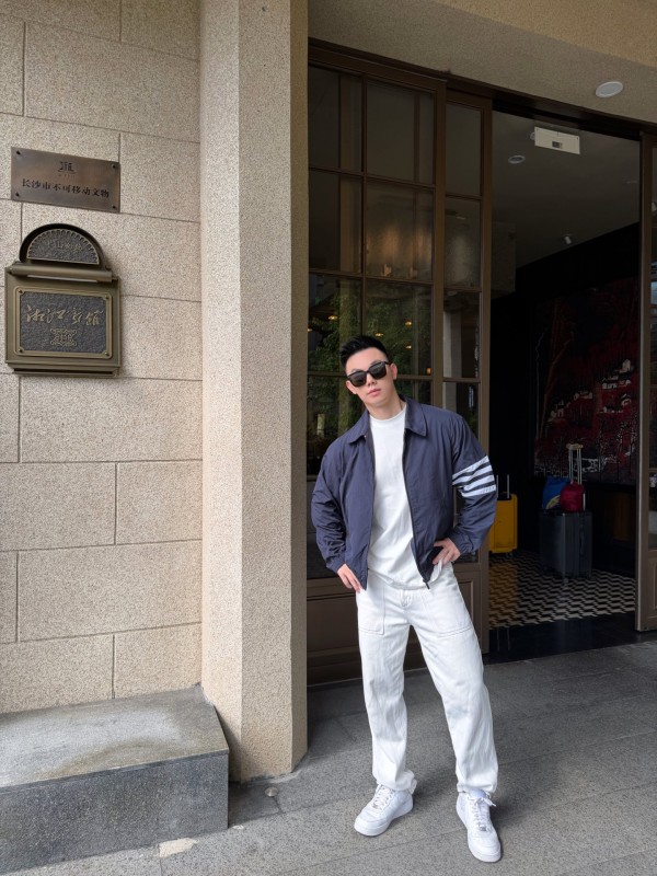 톰브라운 사선 스트라이프 집업