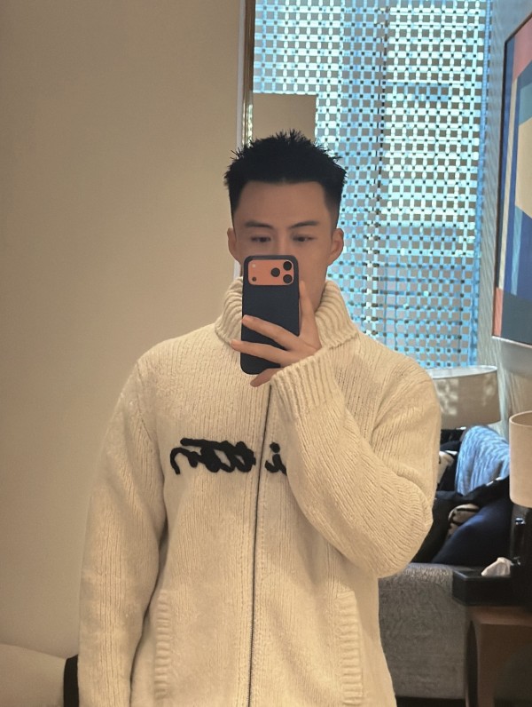 모델 착용 이미지