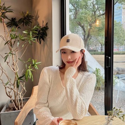 샤넬 신상 자수 로고 야구모자,