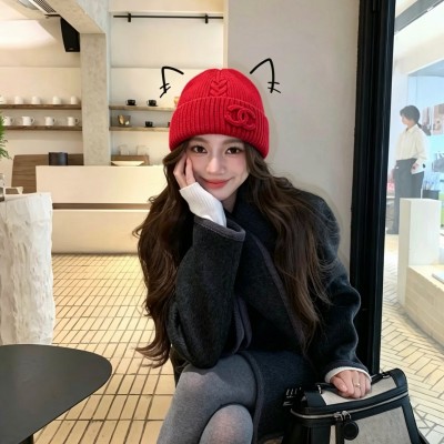 샤넬 겨울 비니 신상품. 두꺼운